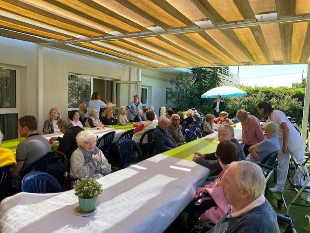  LA FETE DES  VOISINS AU GRAND JARDIN 