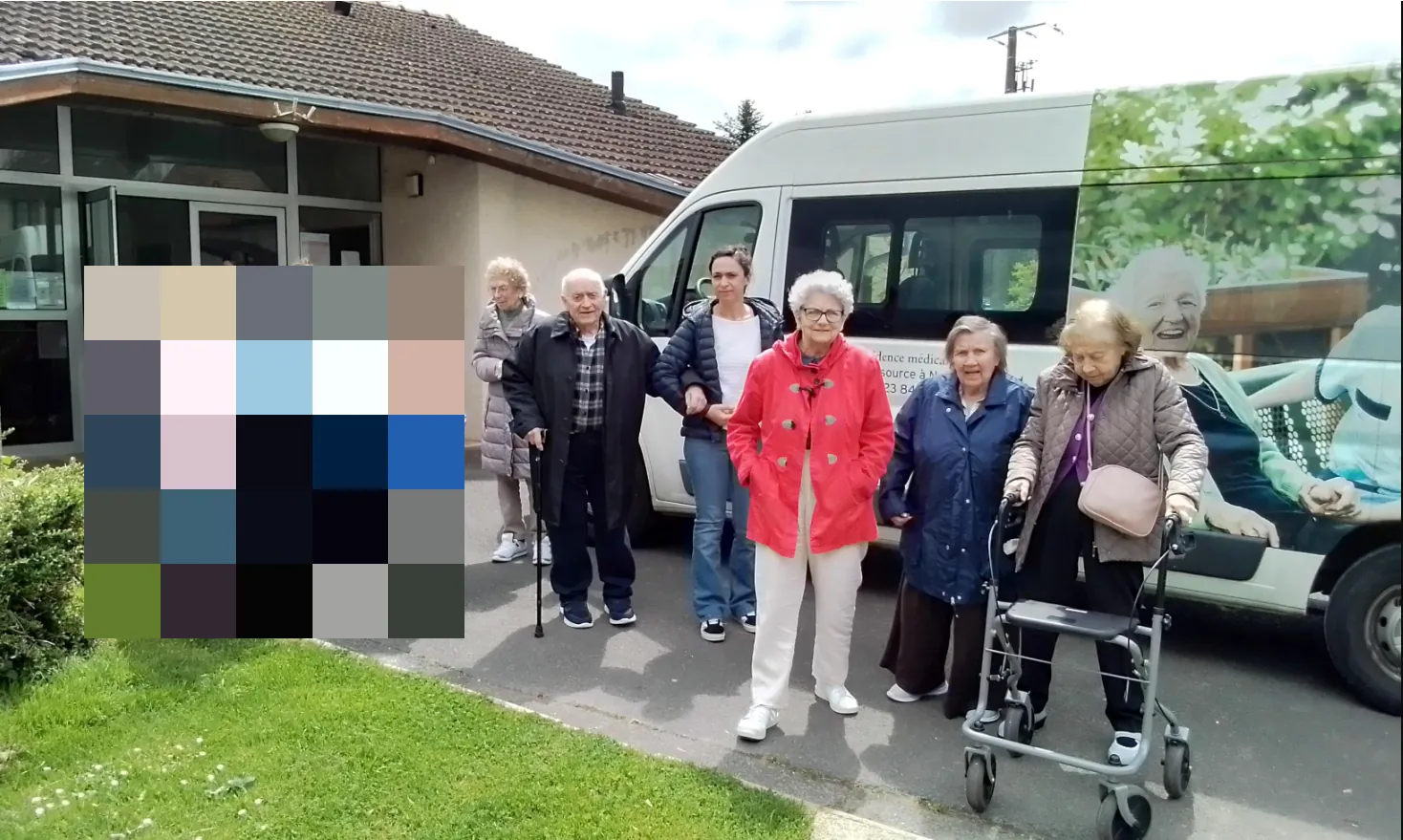 Déjeuner avec les enfants de l'école de Domptin