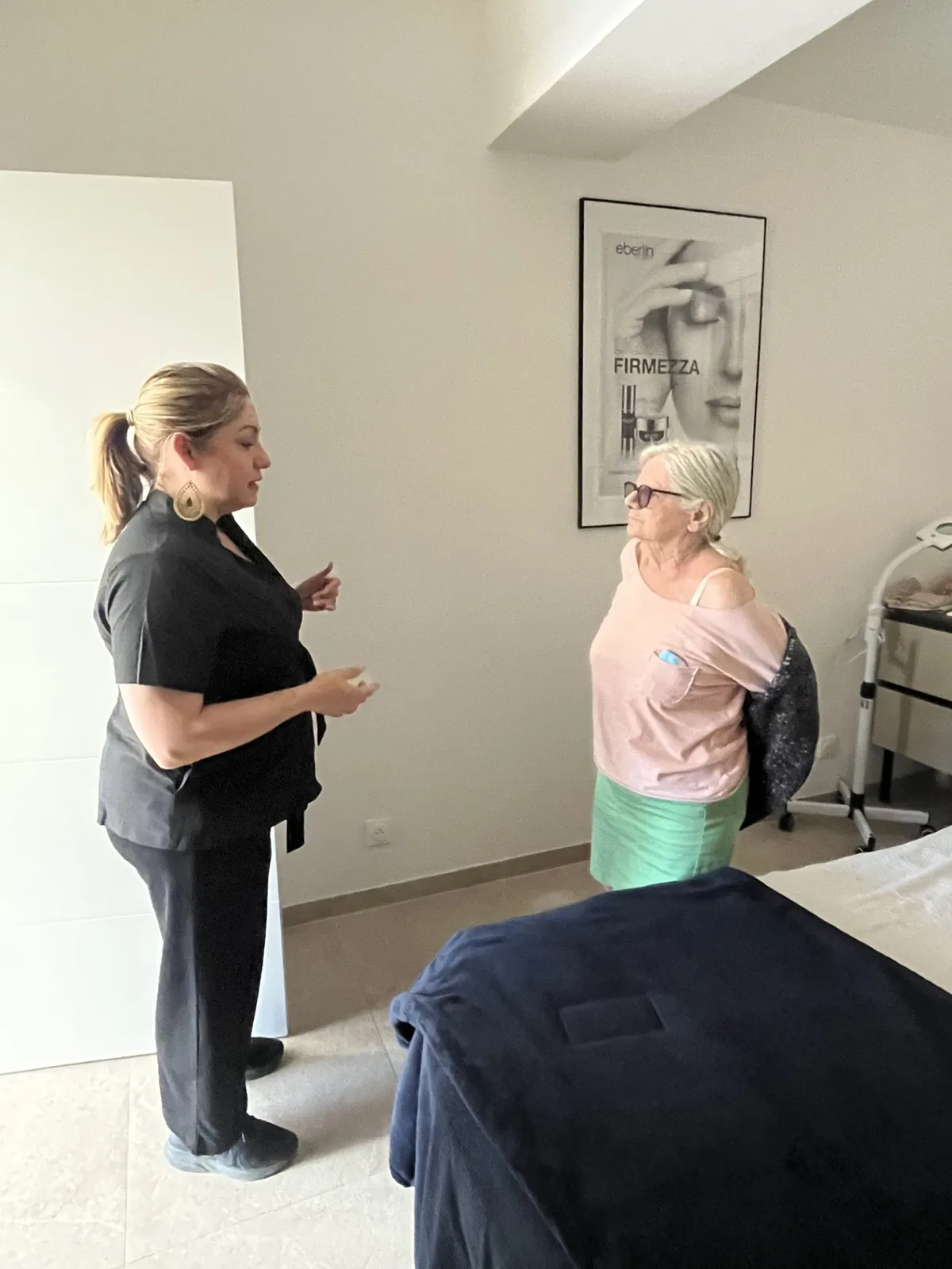 Un moment de douceur bien mérité pour l’une de nos résidentes