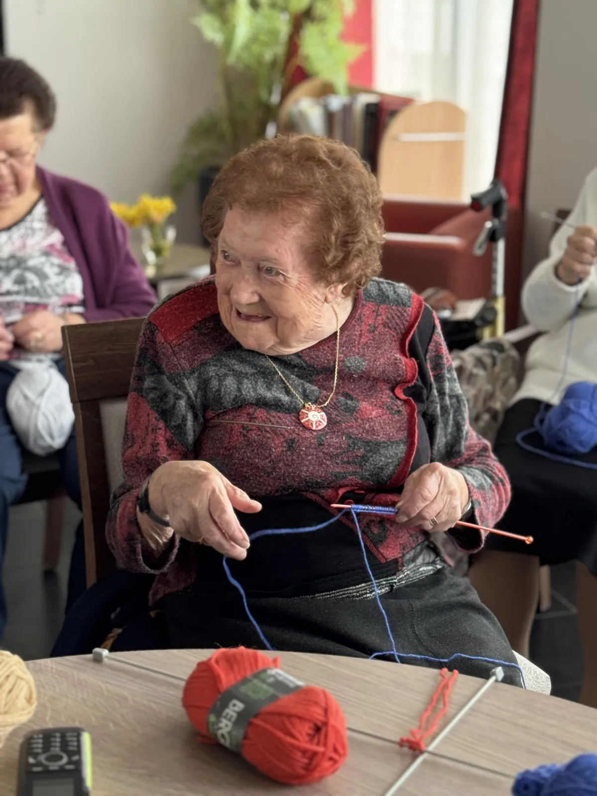 Atelier tricot à la résidence cet après-midi !