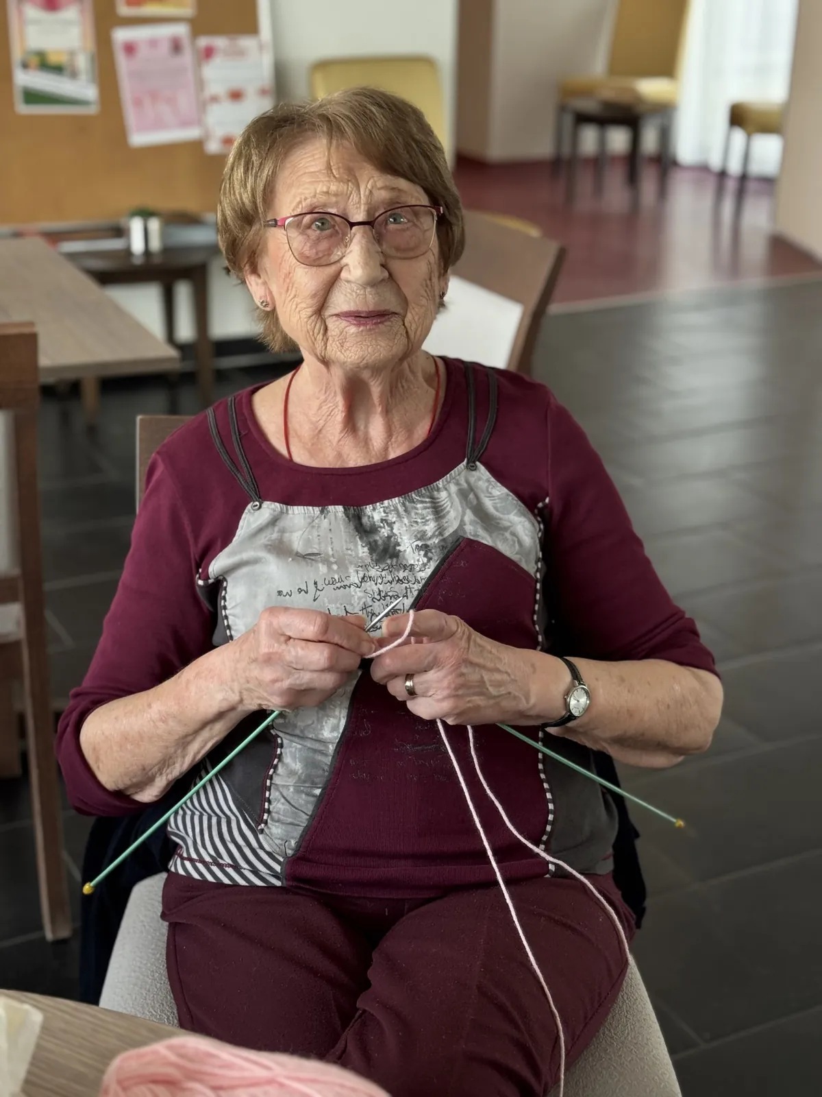 Atelier tricot à la résidence cet après-midi !