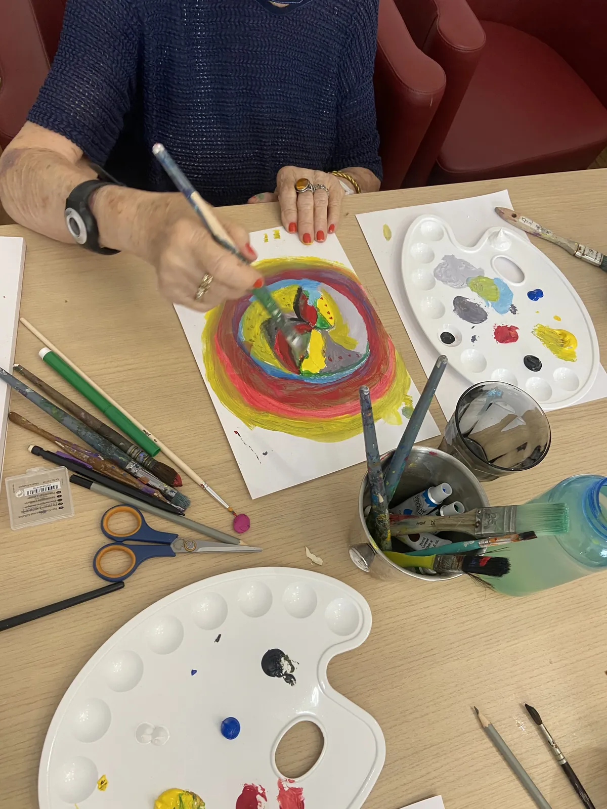 Atelier peinture avec Mme Rhoart : une immersion artistique réussie