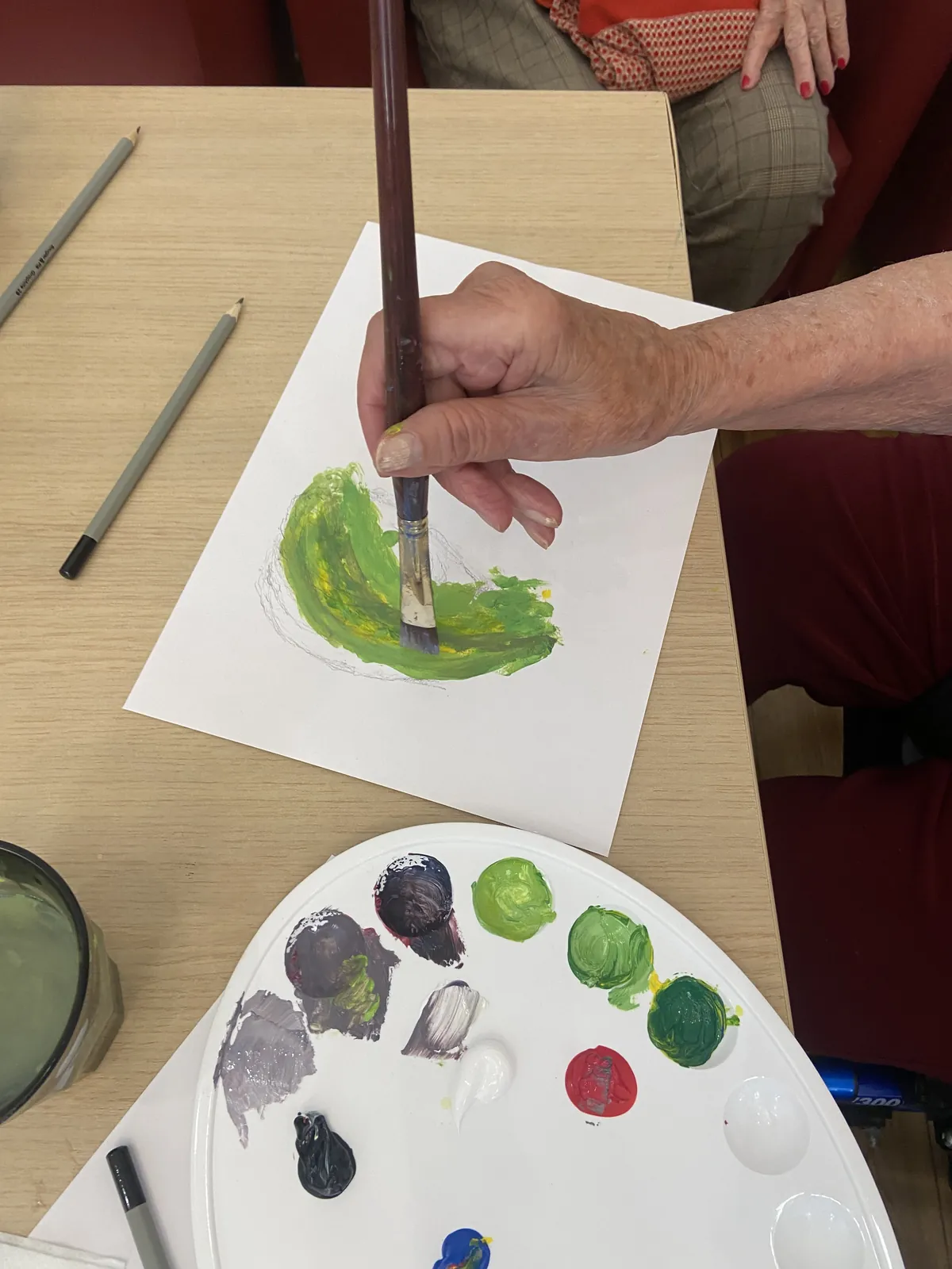 Atelier peinture avec Mme Rhoart : une immersion artistique réussie