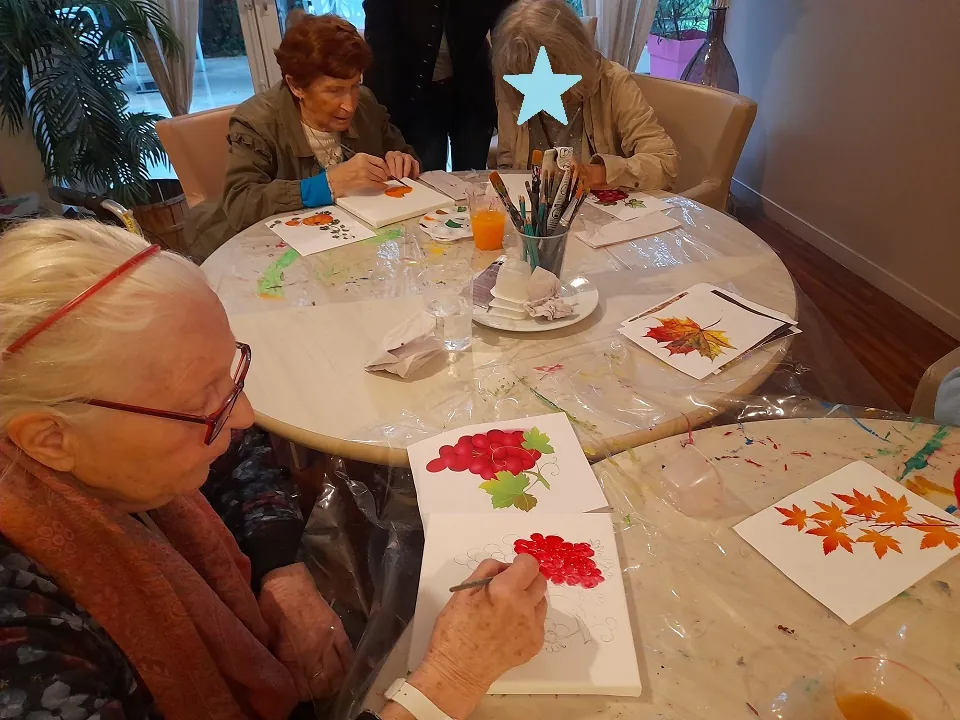 L'atelier d'art-thérapie à la maison de retraite des Vallières 