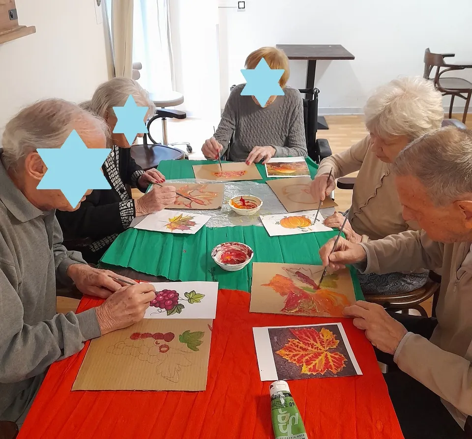 L'atelier d'art-thérapie à la maison de retraite des Vallières 