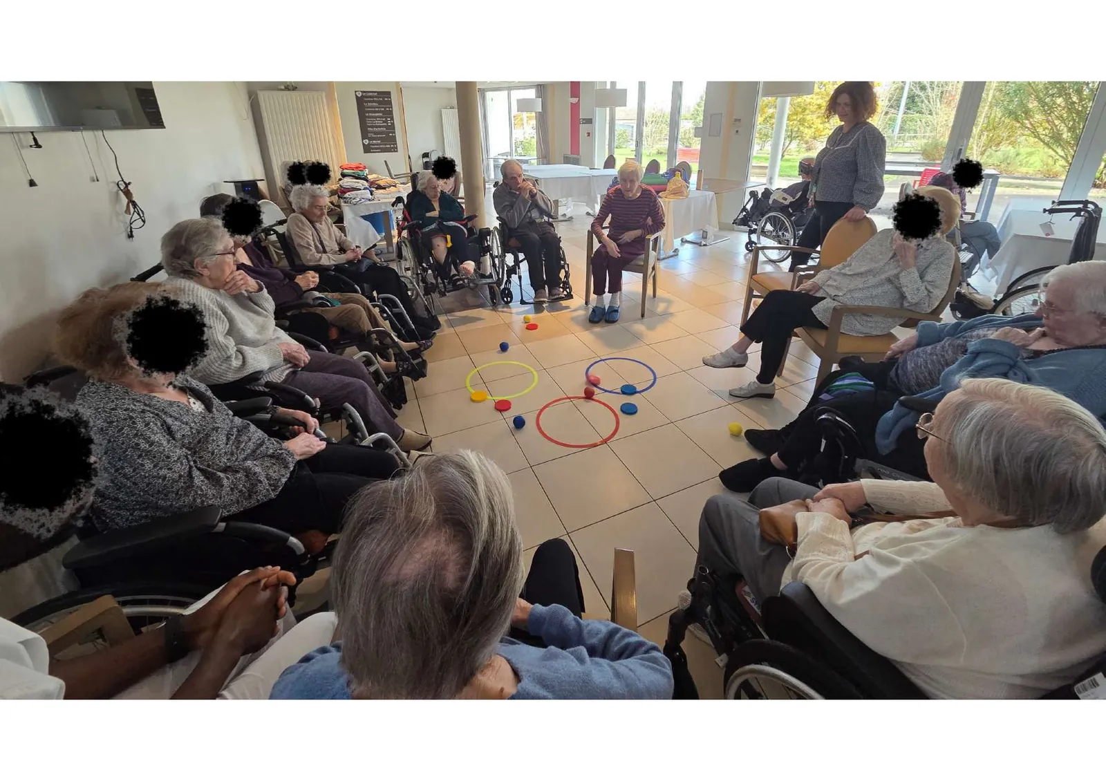 Bouger en douceur : jeux de balles et de précision