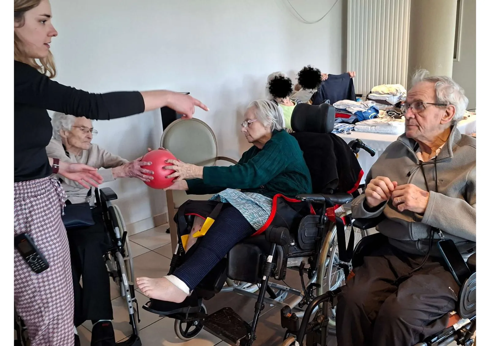 Bouger en douceur : jeux de balles et de précision
