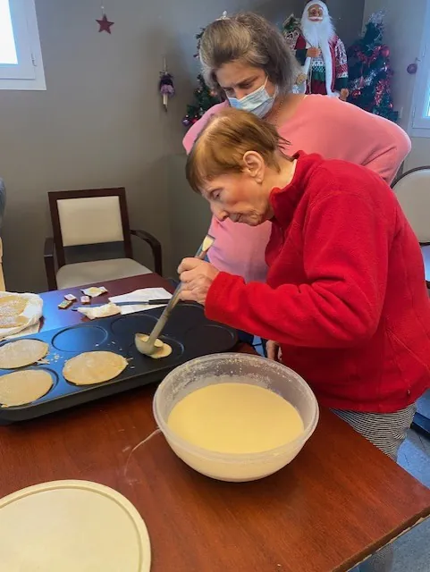 Atelier crêpes à l’Unité de Vie Protégée