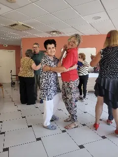 DEMONSTRATION ET COURS DE DANSE DE SALON 