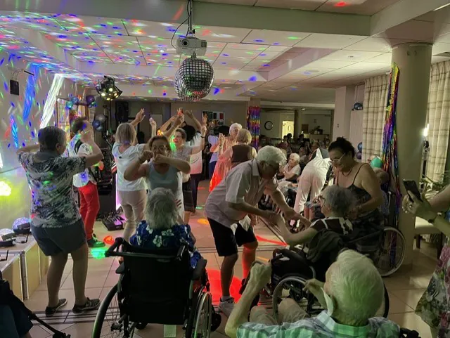La fête de la musique au sein de l’EHPAD Les Jardins de Thiais 