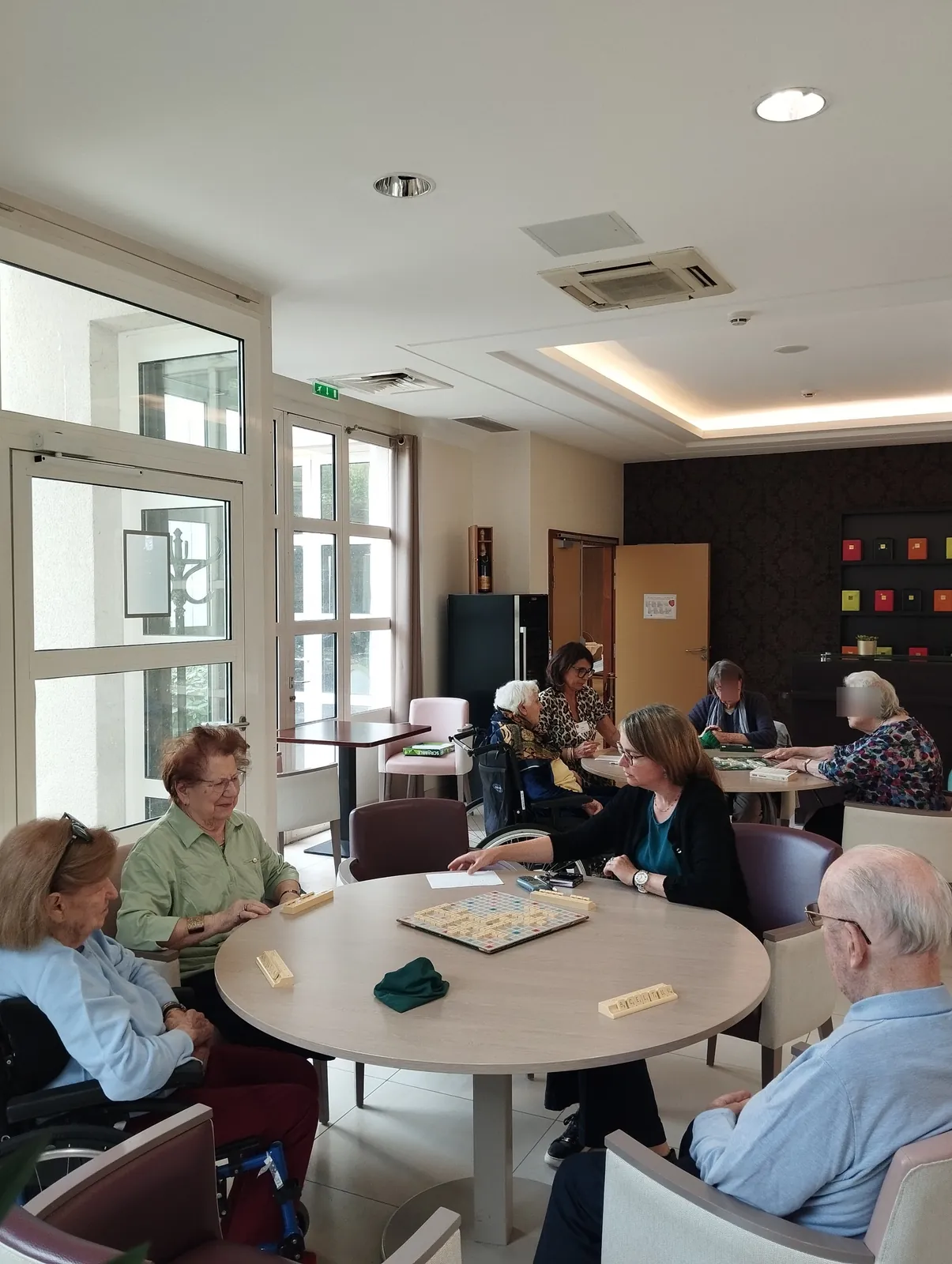 Parties de scrabble à la résidence 