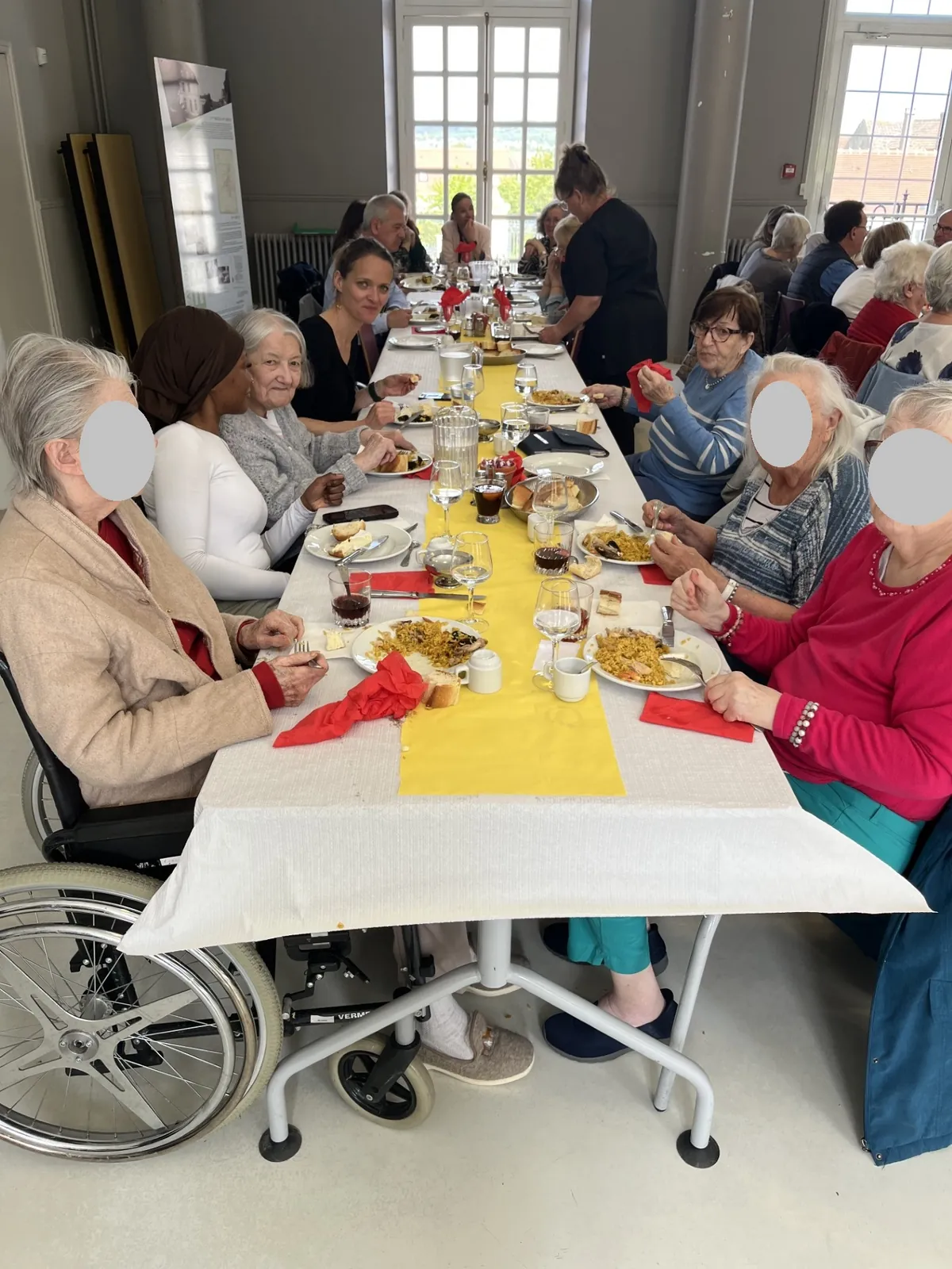 Déjeuner Dansant avec le CCAS d’Aubergenville