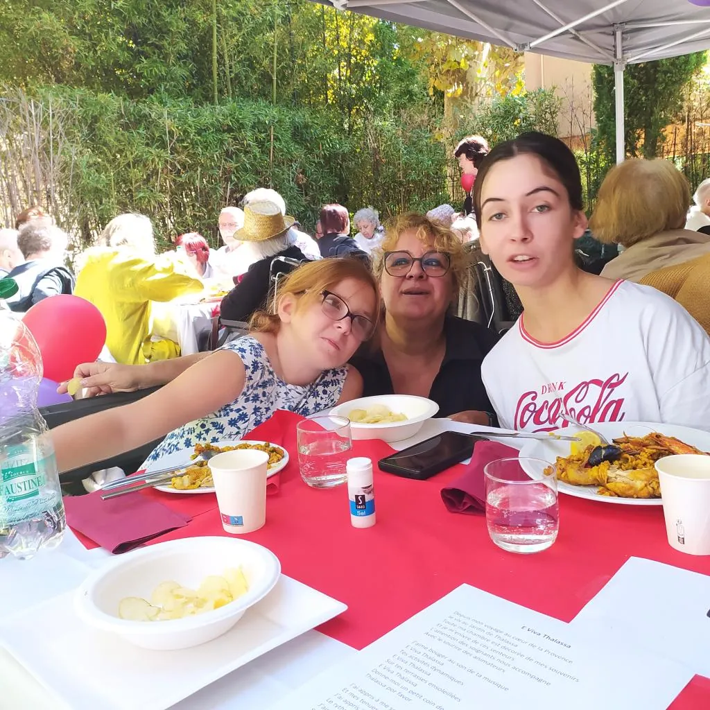 Paëlla géante pour la fête de la Résidence