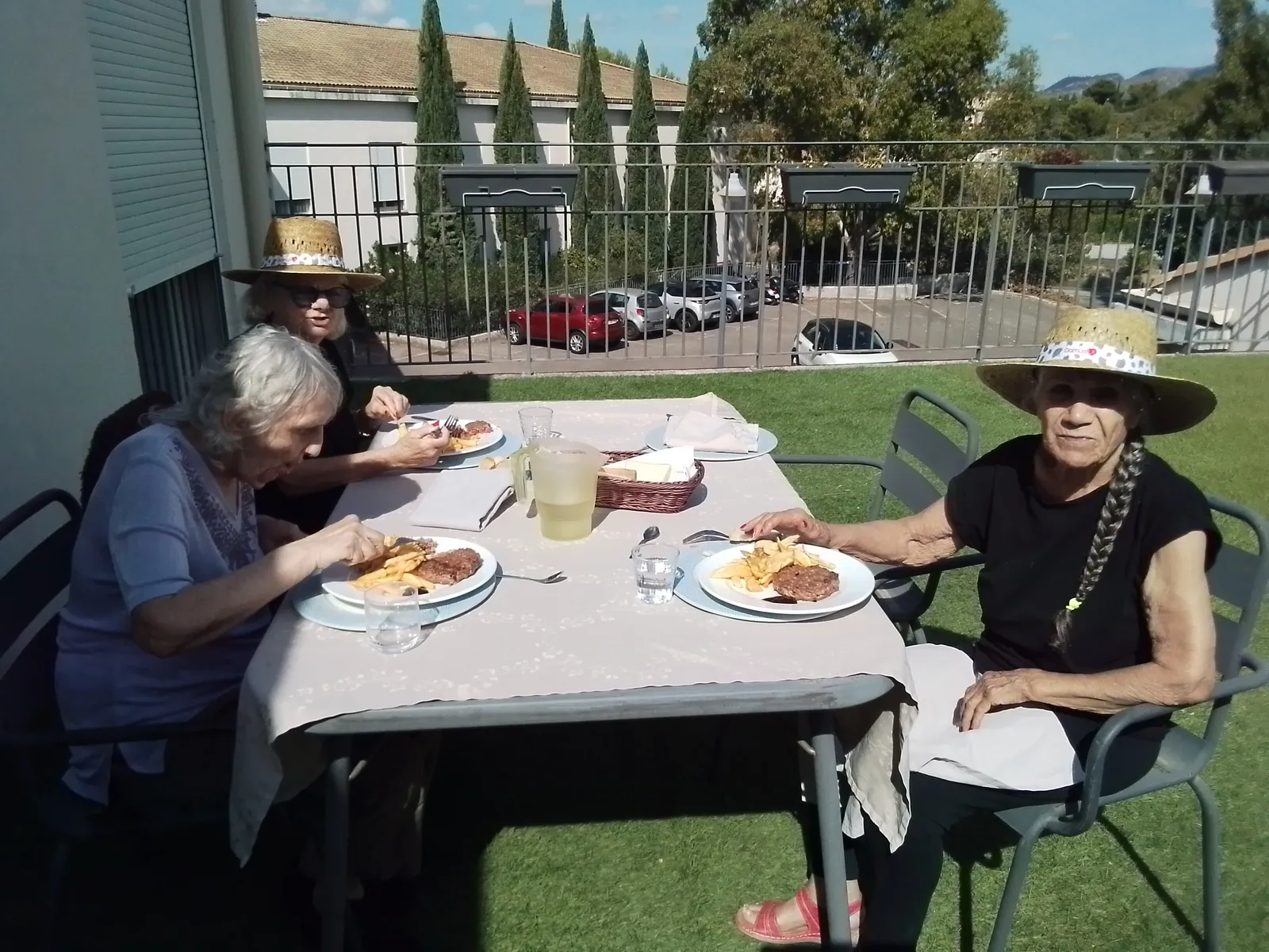 Barbecue sur la terrasse du village 
