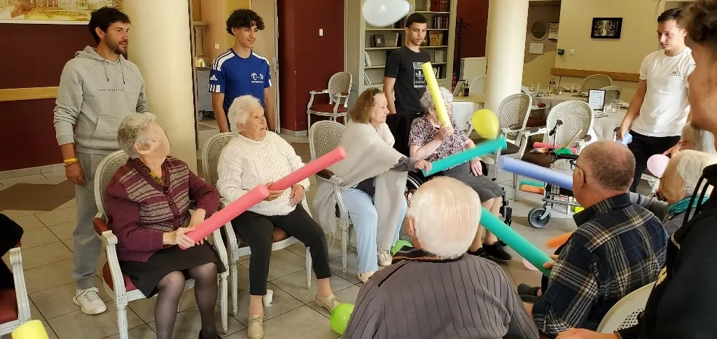 Les stagiaires de l'association Creusot Défi 2 000