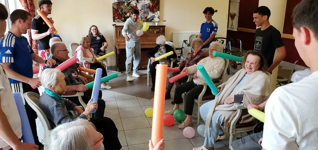 Les stagiaires de l'association Creusot Défi 2 000