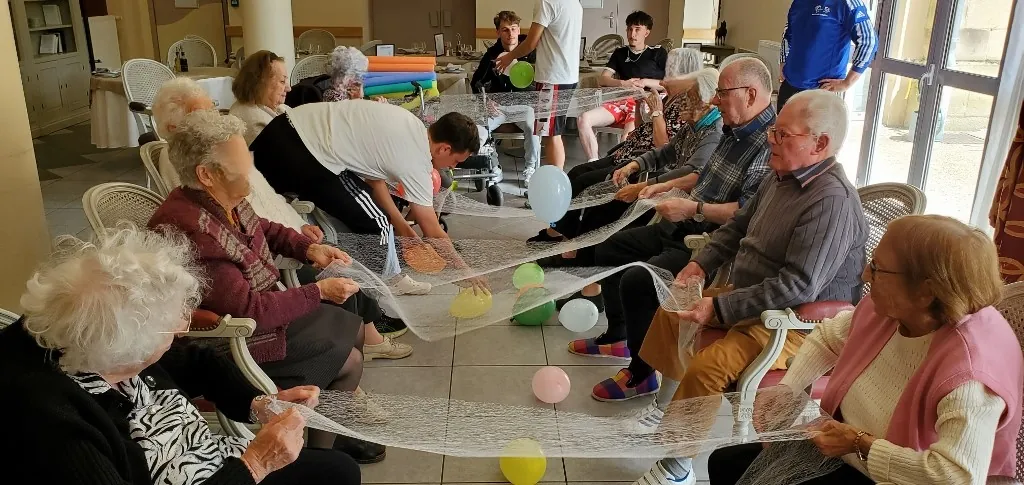 Les stagiaires de l'association Creusot Défi 2 000