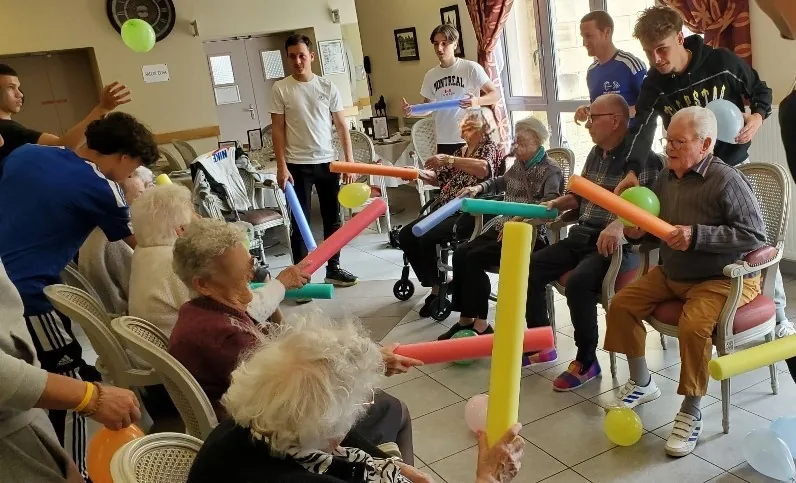 Les stagiaires de l'association Creusot Défi 2 000