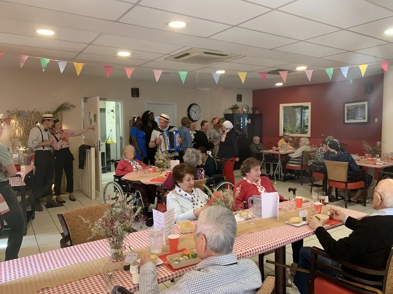Embarquement pour notre guinguette champêtre !