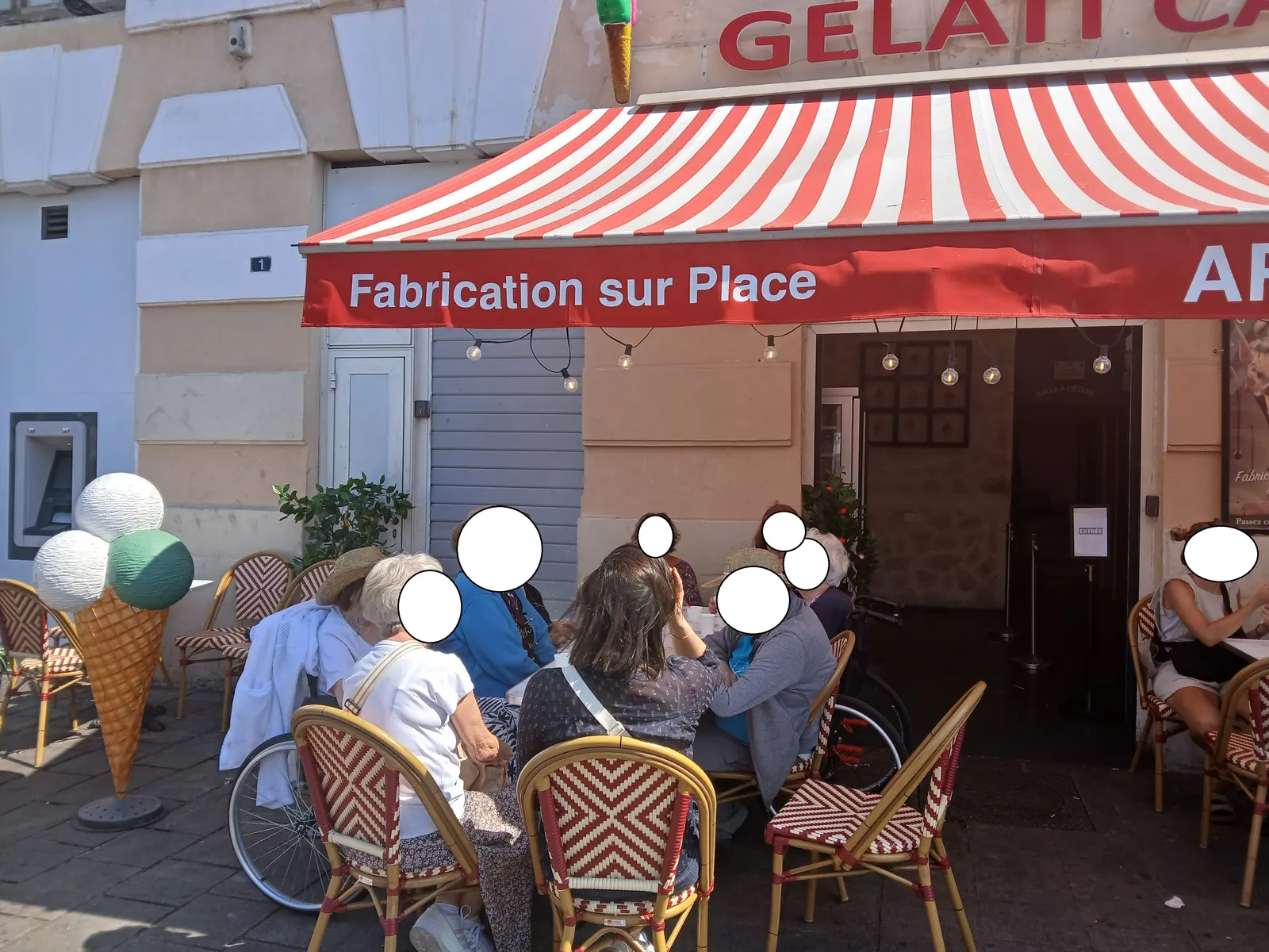 sortie au vieux port avec les résidents de l'EHPAD des blacassins 