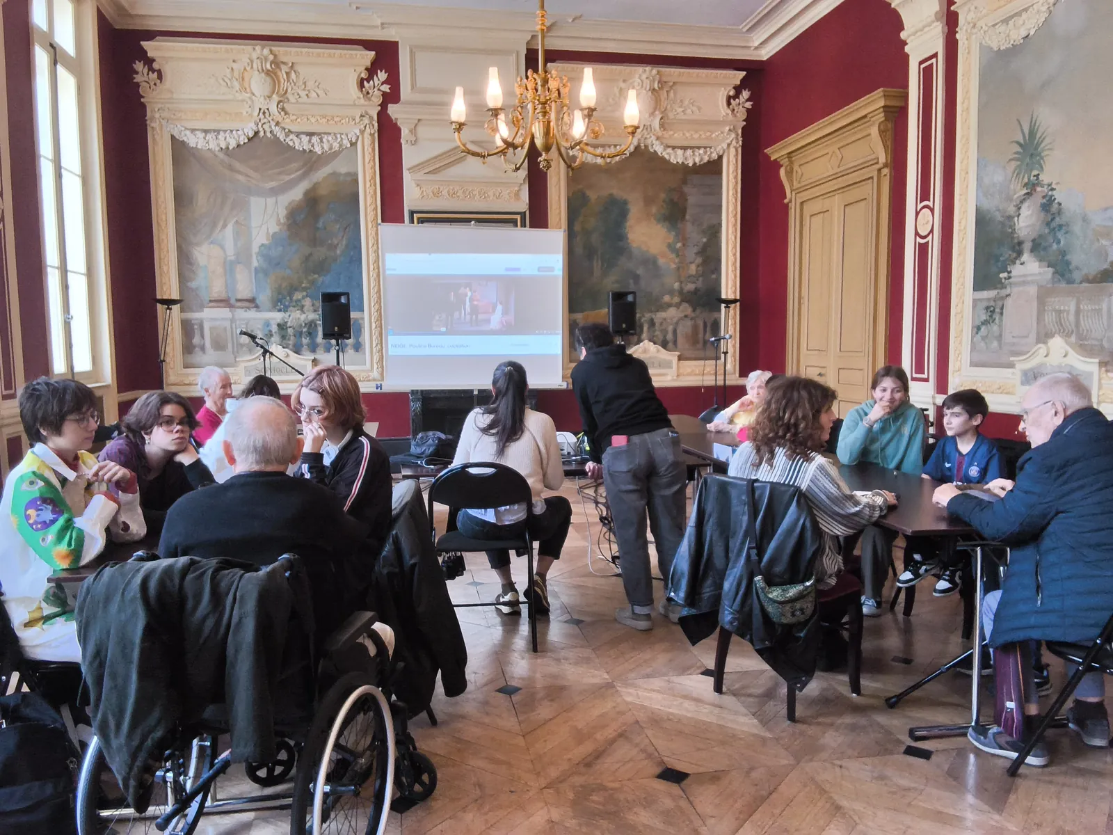 Un projet d’audiodescription intergénérationnel à la Coupe d’Or
