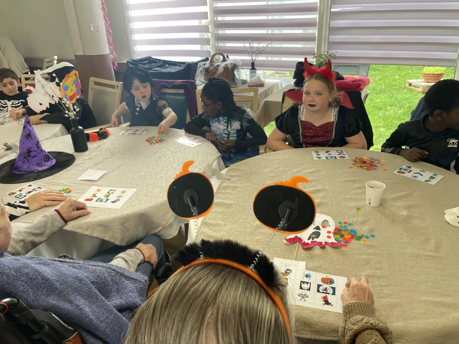Un bel après-midi intergénérationnel sous le signe d’Halloween au Domaine de Jallemain ! 