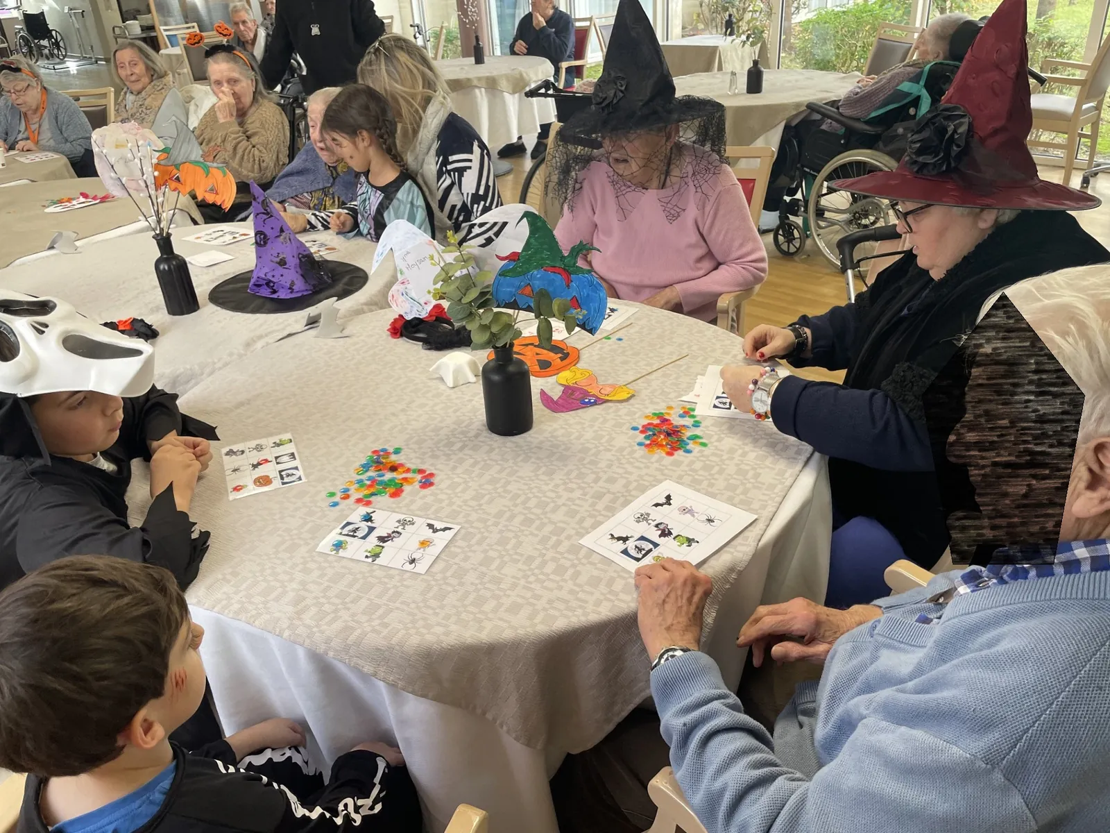Un bel après-midi intergénérationnel sous le signe d’Halloween au Domaine de Jallemain ! 