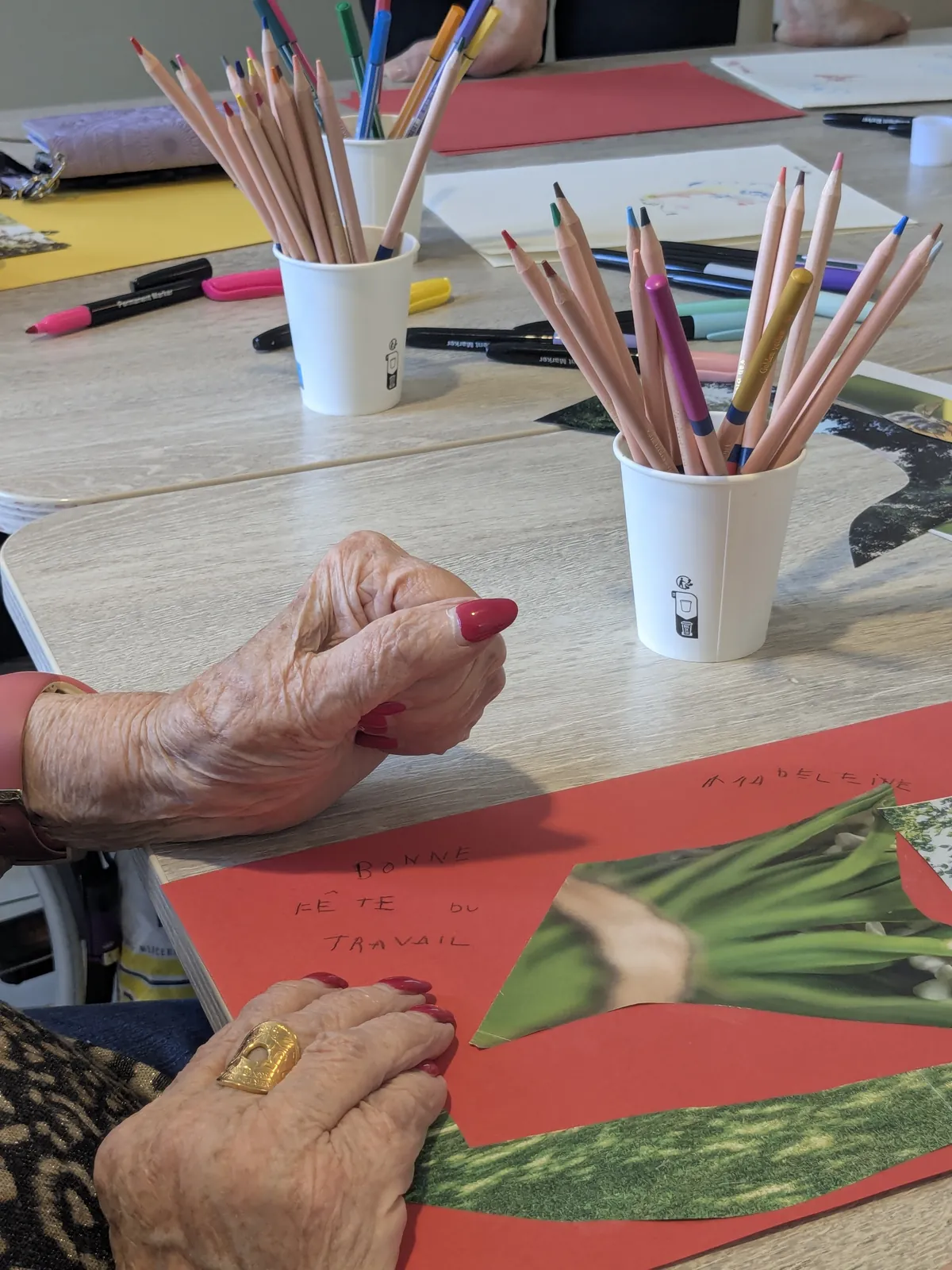 Quand l’art devient soin : une nouvelle initiative au sein de la résidence
