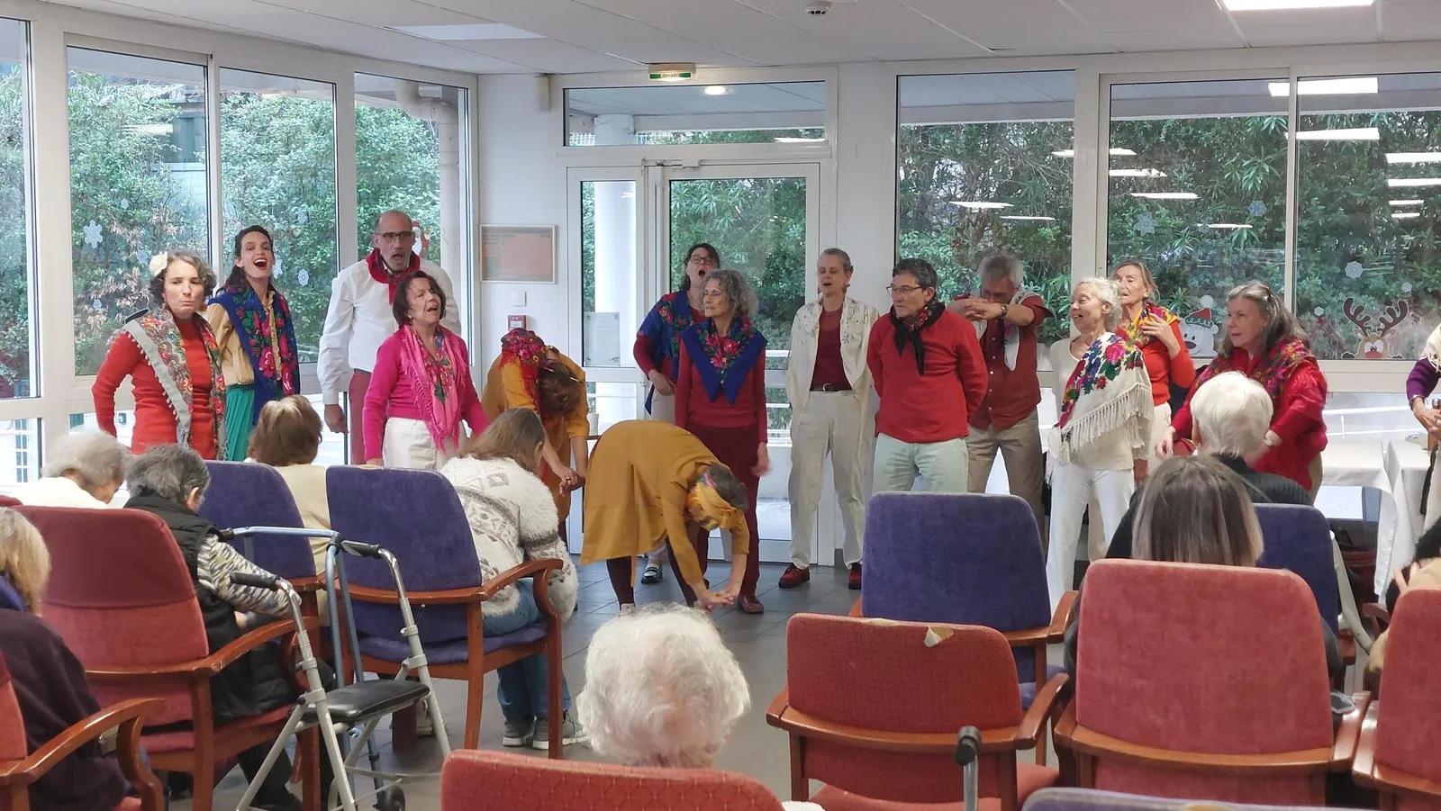 Un après-midi musical inoubliable avec le chœur polyphonique ACCORDS OUVERTS à la résidence Mazargues