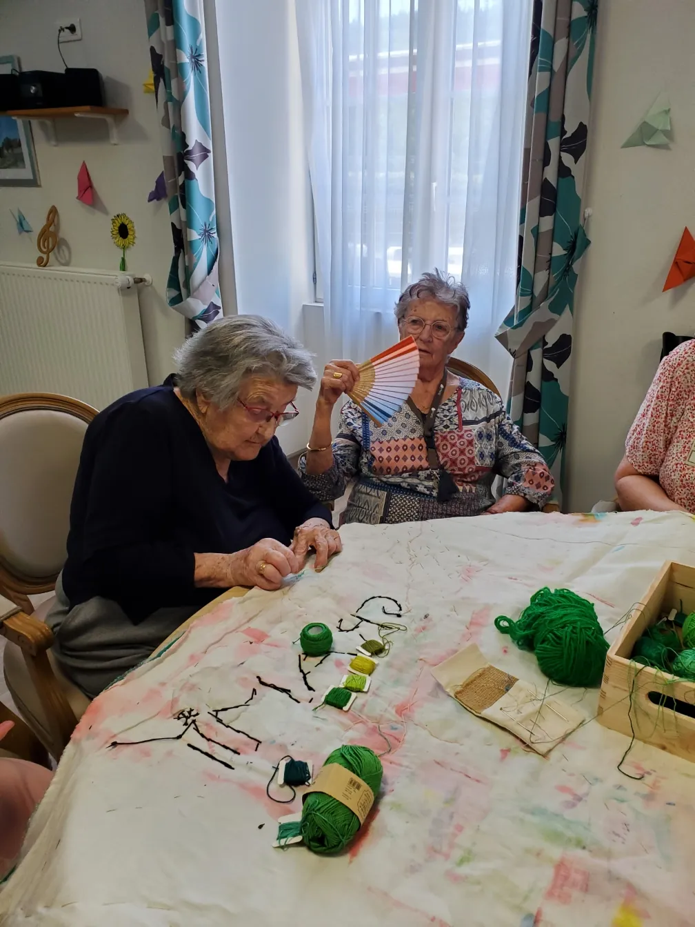 "Broderie, chant, 2 pas de danse" 