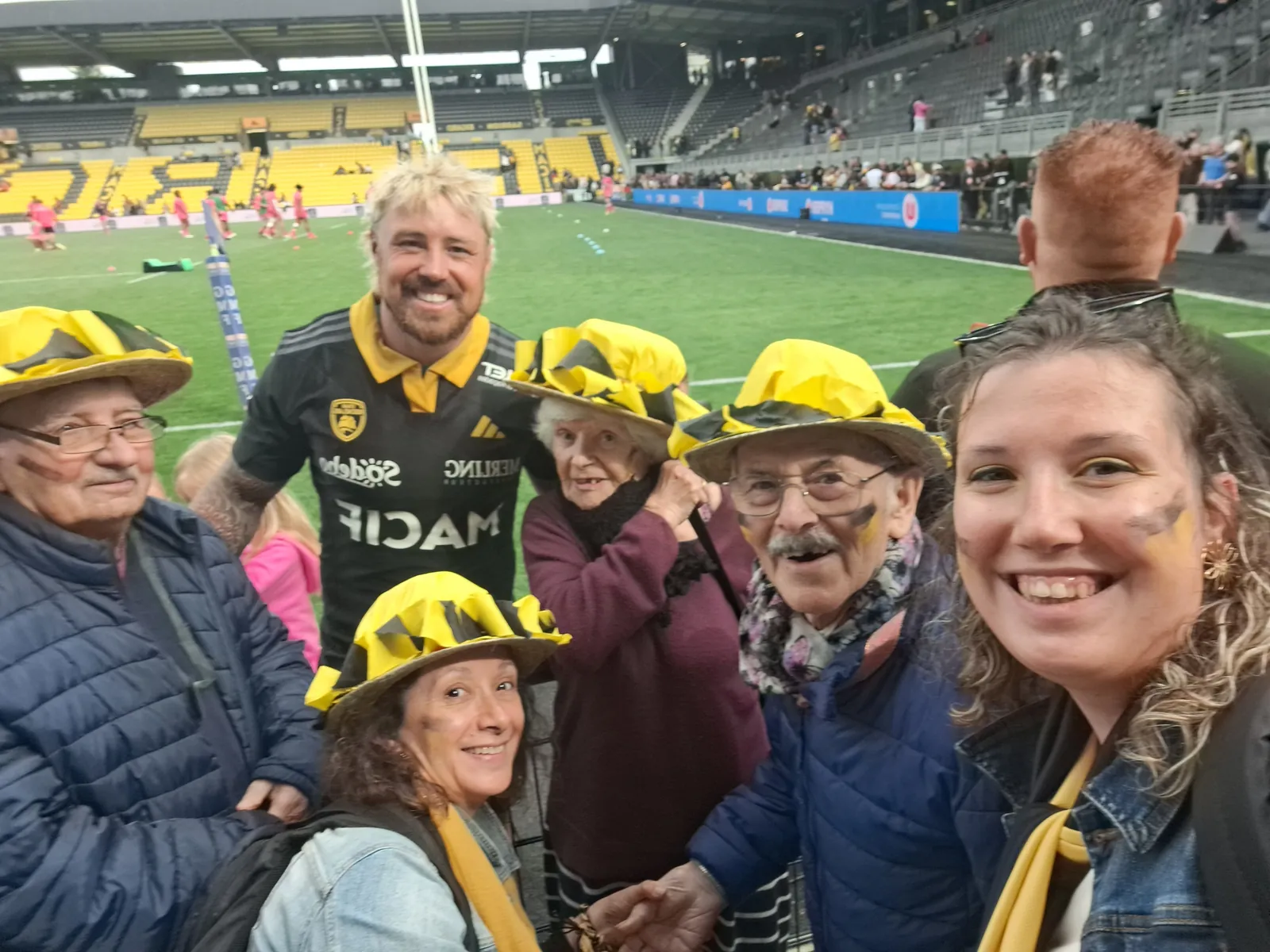 Une sortie mémorable au stade: Les résidents chez les jaunes et noir ! 