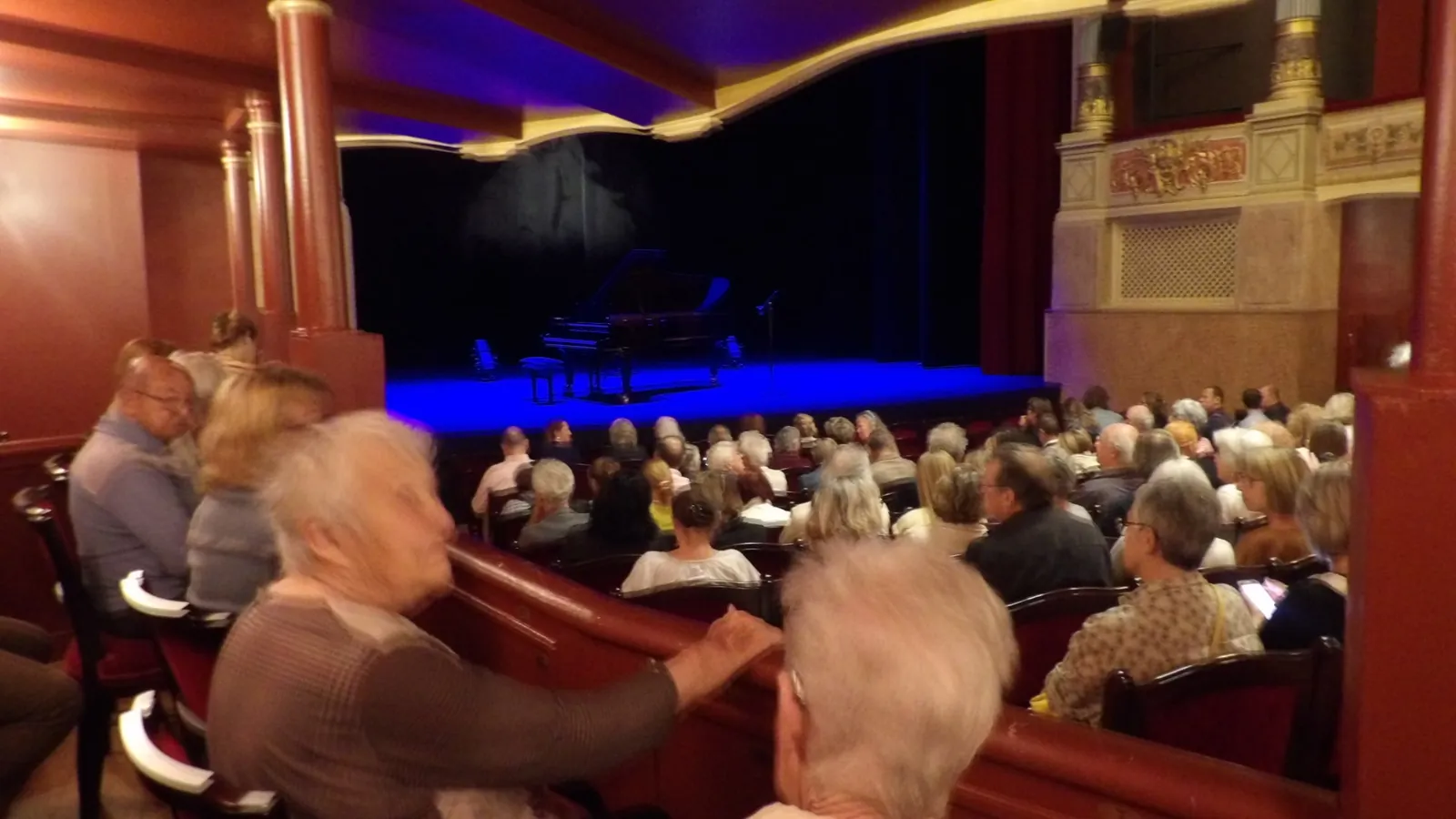 Nouvelle sortie au théâtre de la Coupe d'Or