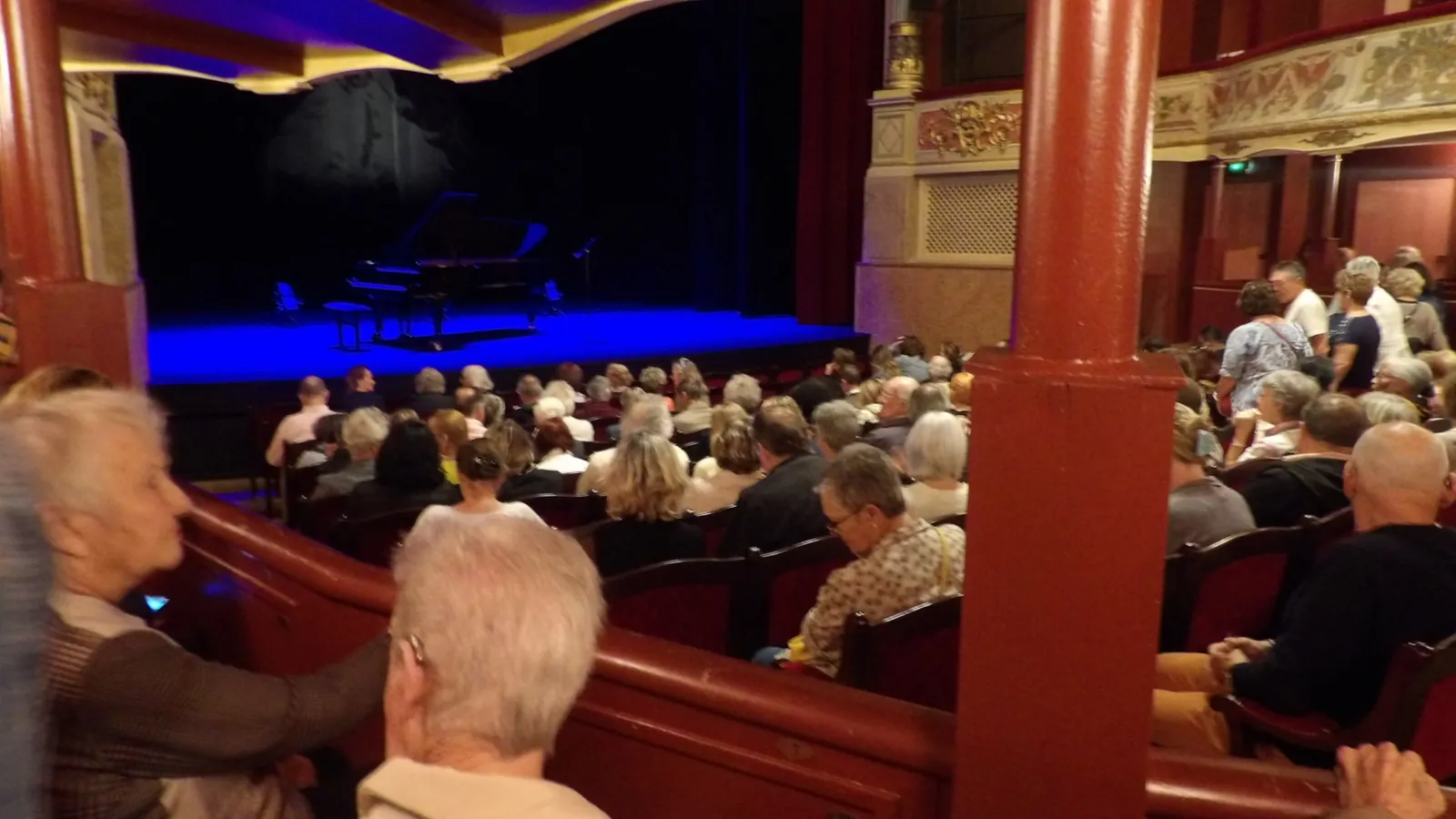 Nouvelle sortie au théâtre de la Coupe d'Or