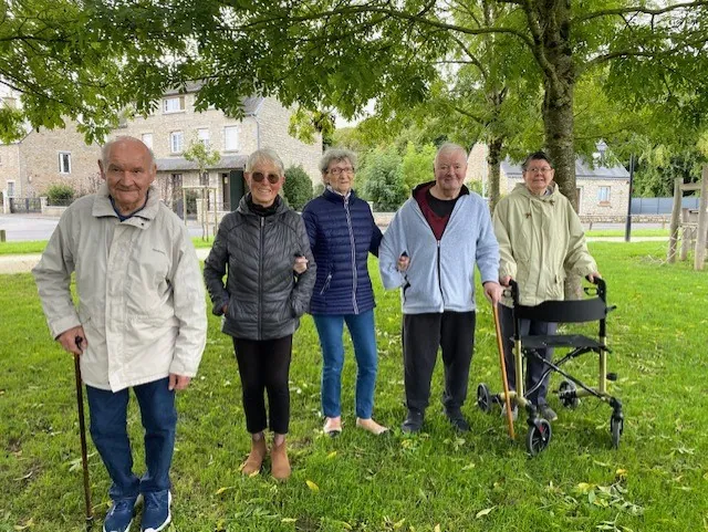 Balade nature, 1 kilomètre à pied, ça use, ça use ... Notre défi !
