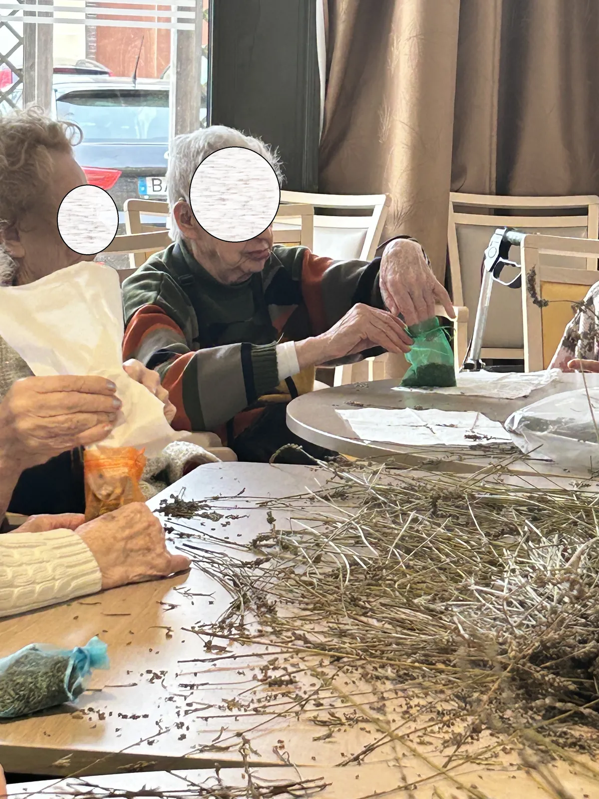 Atelier parfumé : confection de sachets de lavande