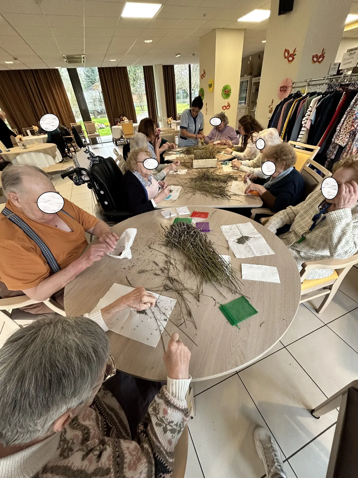 Atelier parfumé : confection de sachets de lavande