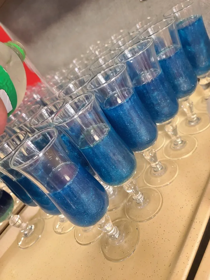 " Les Années 80 " Repas à thème à la résidence les Vallières de Cagnes sur Mer 