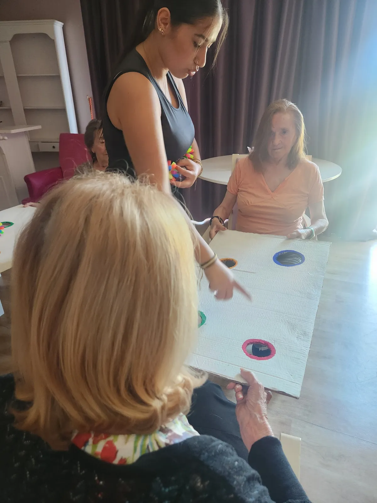 Activité Récréative : Jeu de Balles et Planche
