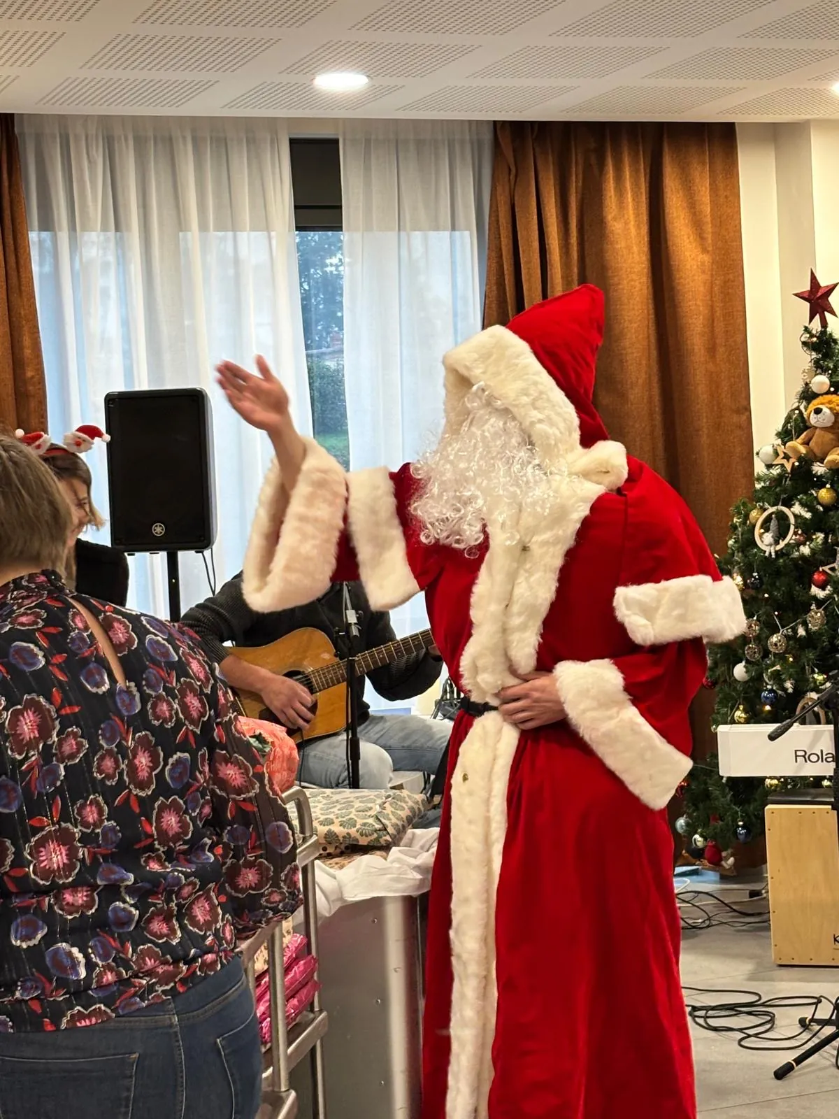 Fête de Noël des résidents et de leurs familles aux terrasses de l'étoile