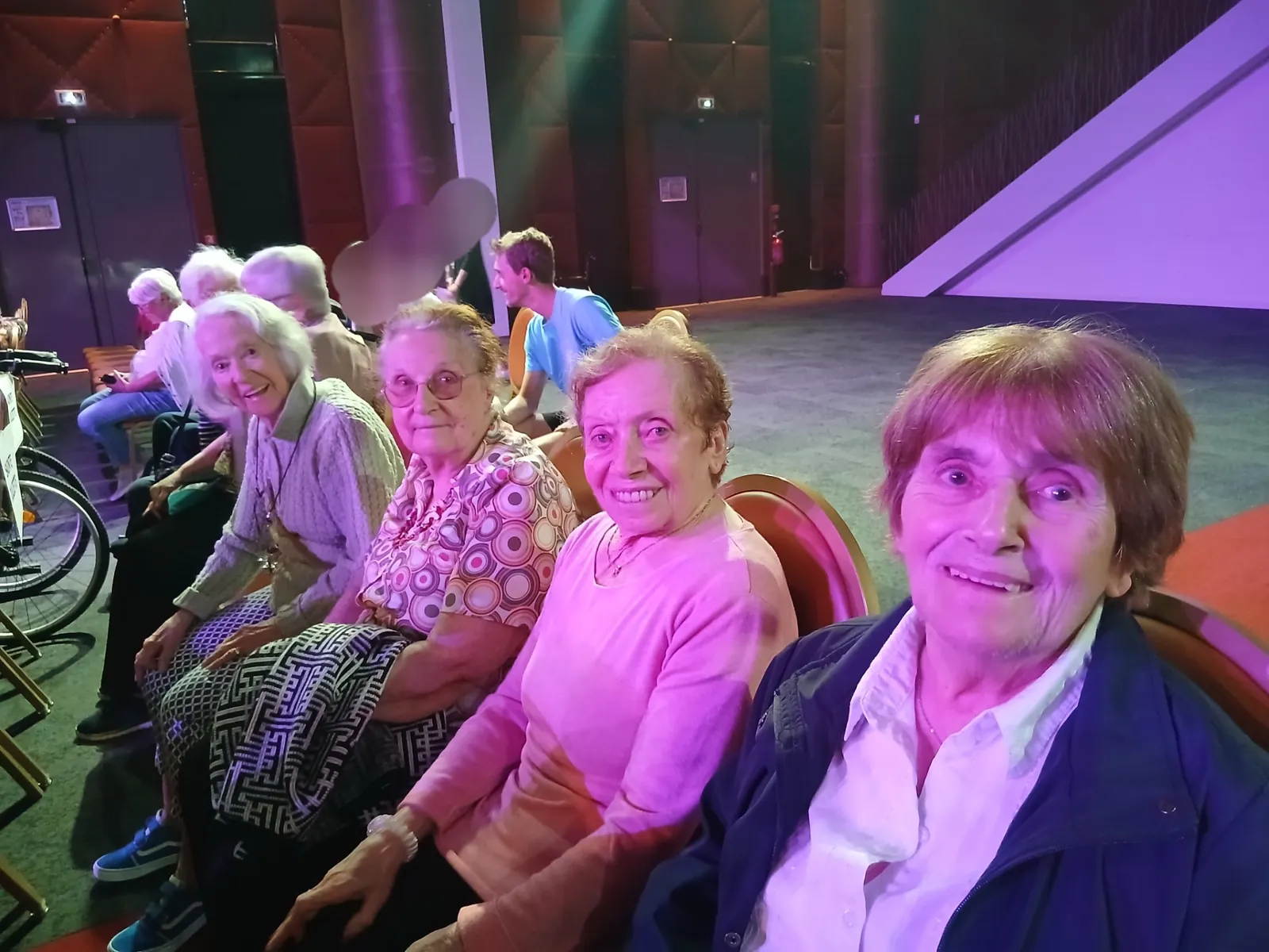Un après-midi mémorable avec la troupe de l'âge d'or au Casino Terrazur
