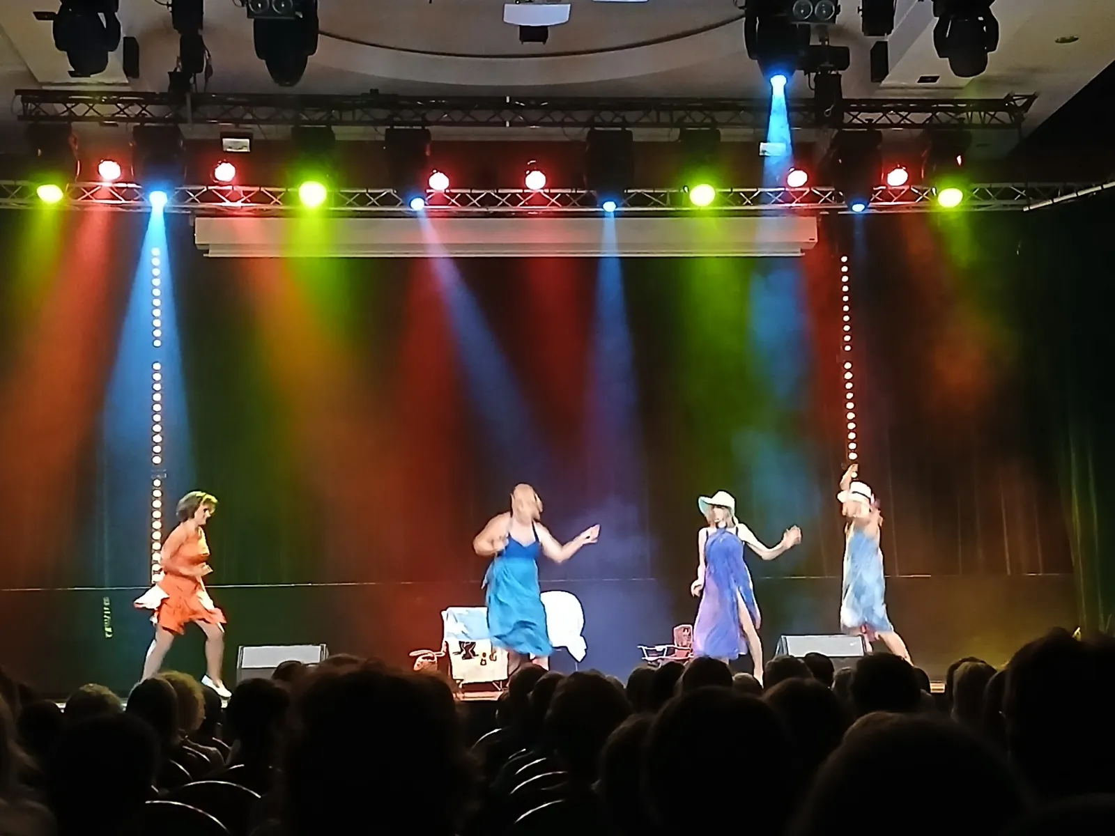 Un après-midi mémorable avec la troupe de l'âge d'or au Casino Terrazur