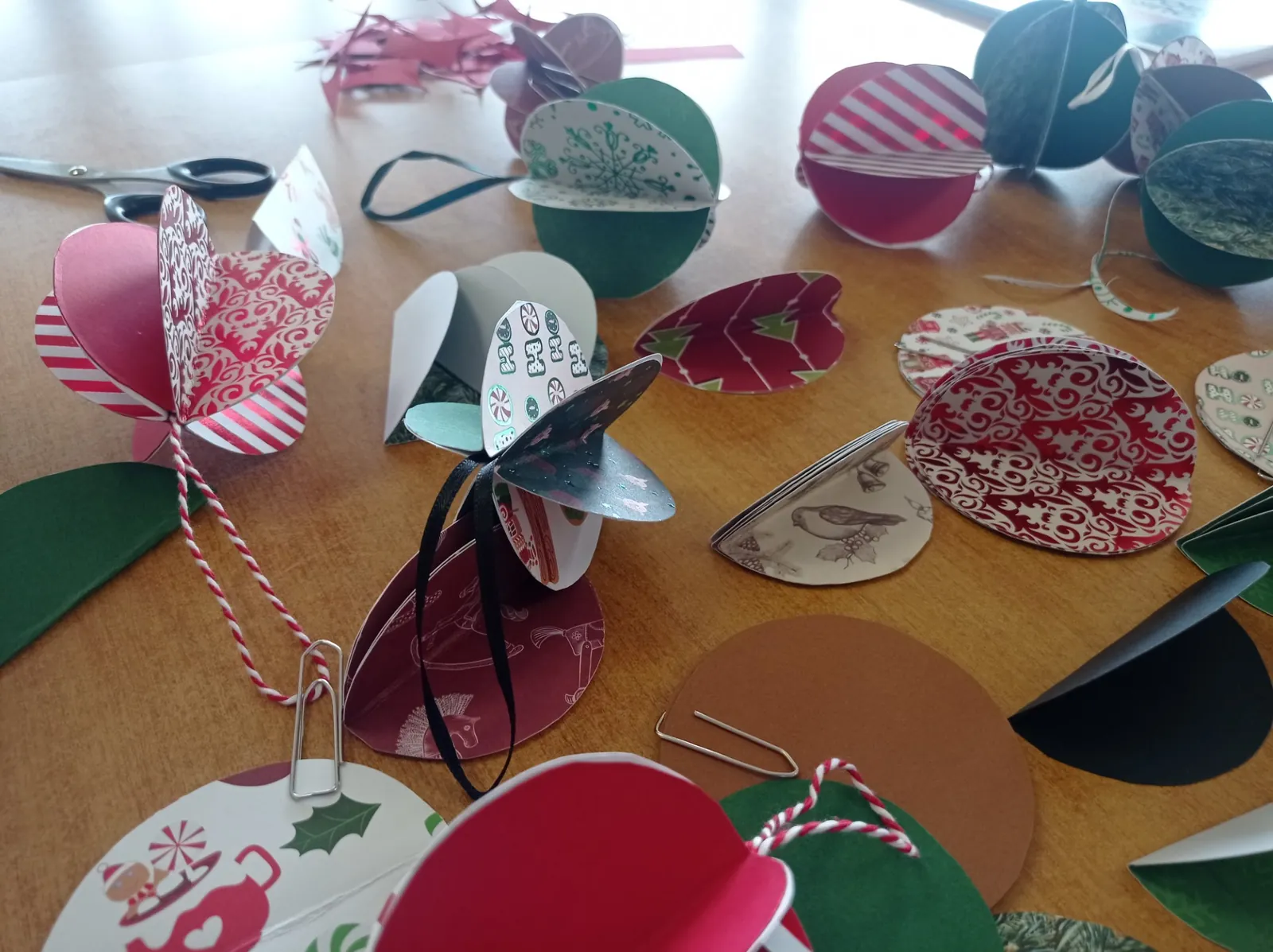 Nos ateliers créatifs reprennent sur le thème de Noël 