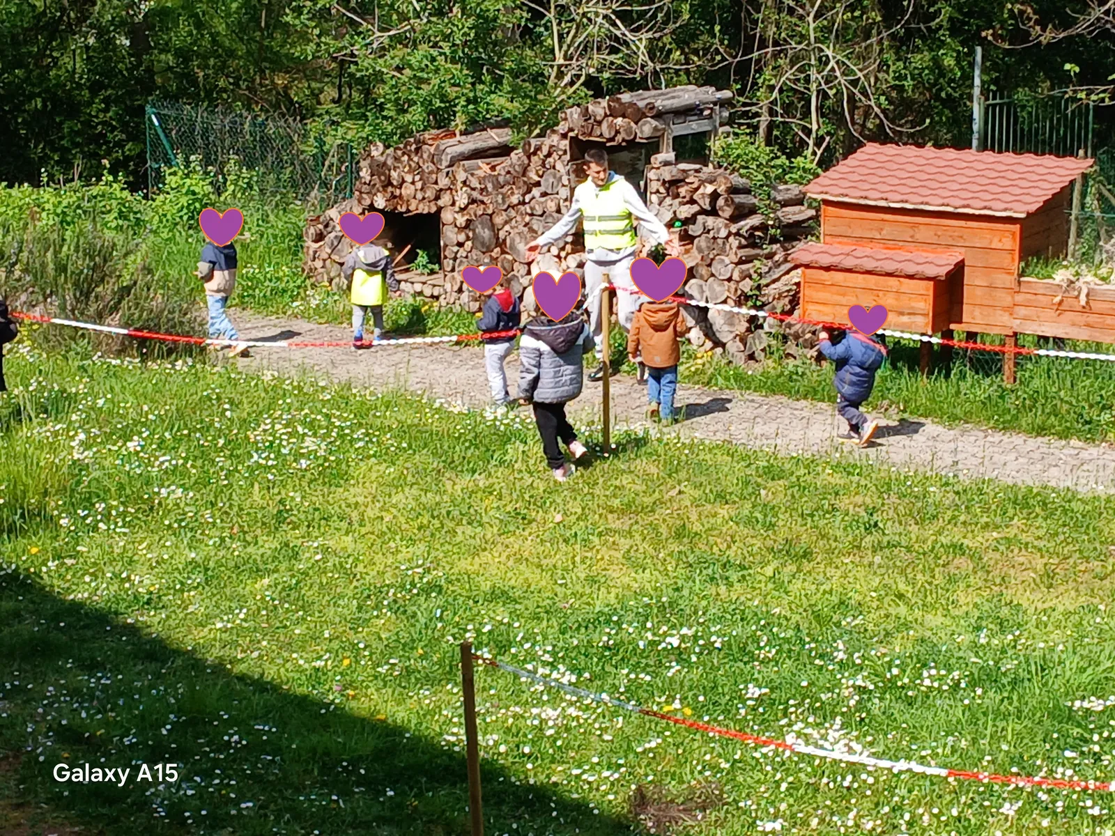 Chasse aux oeufs à la résidence Irénée de Bessenay !