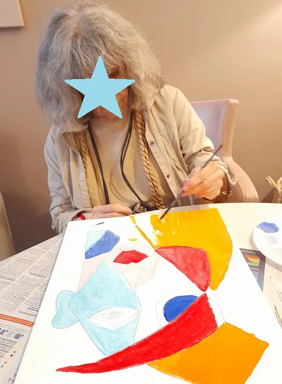 Atelier d'art thérapie à la résidence les Vallières de Cagnes sur Mer 