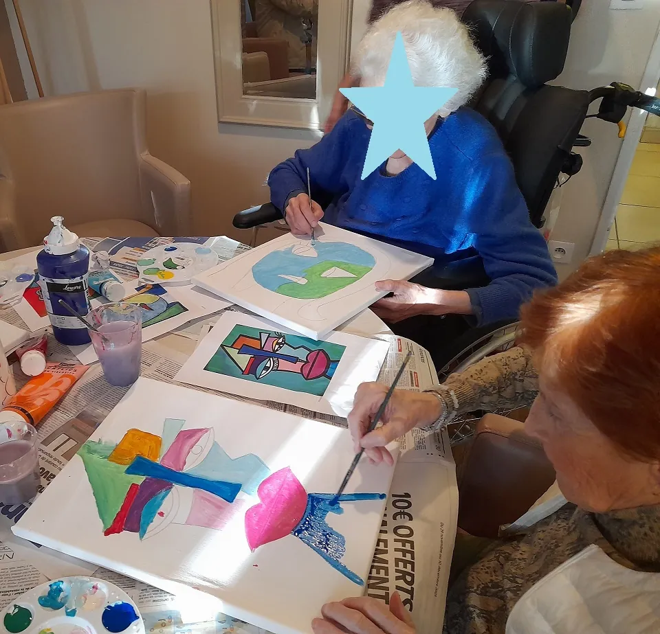 Atelier d'art thérapie à la résidence les Vallières de Cagnes sur Mer 