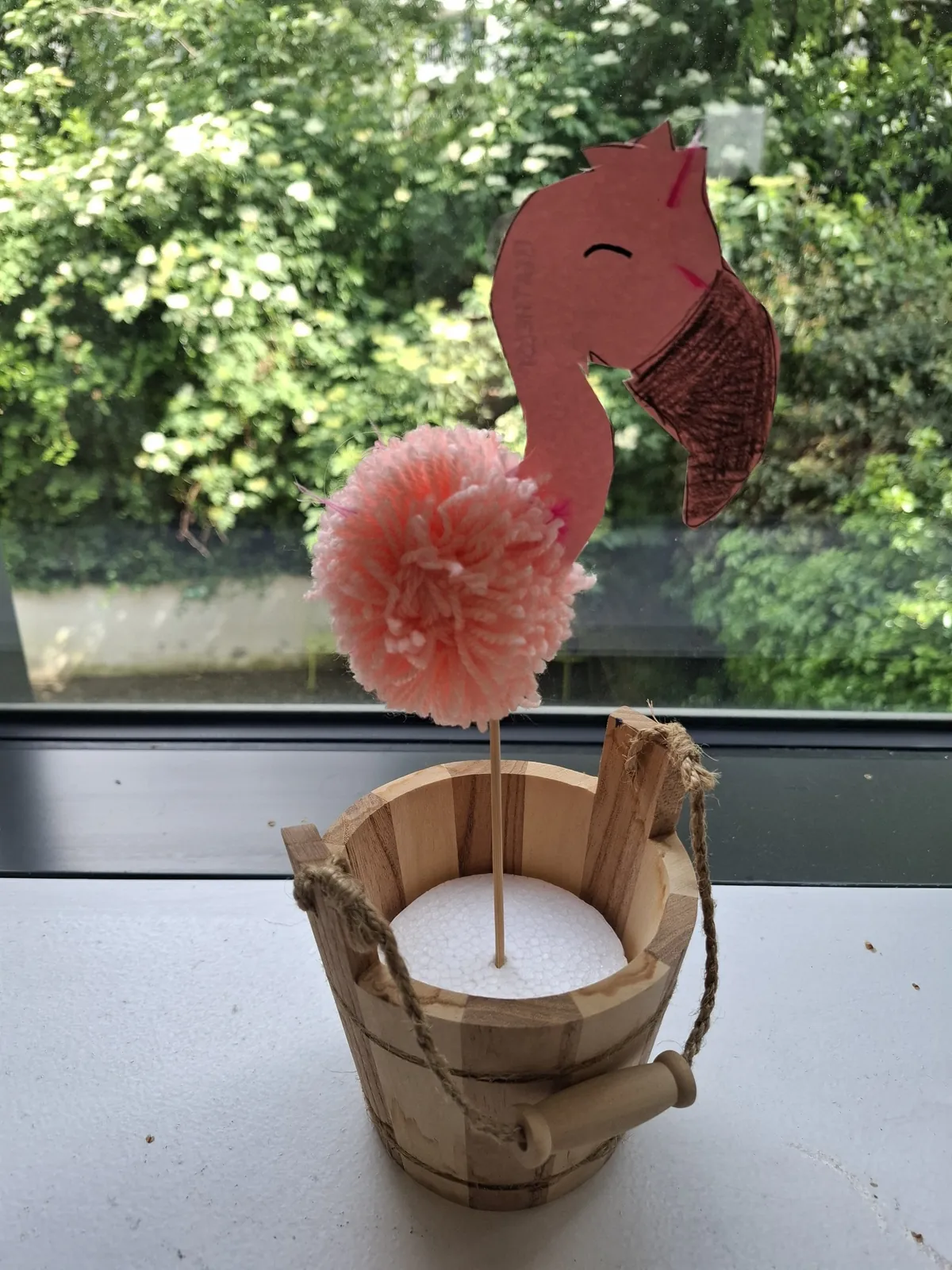 Activité du Lundi : Création d'un Flamant Rose en Laine