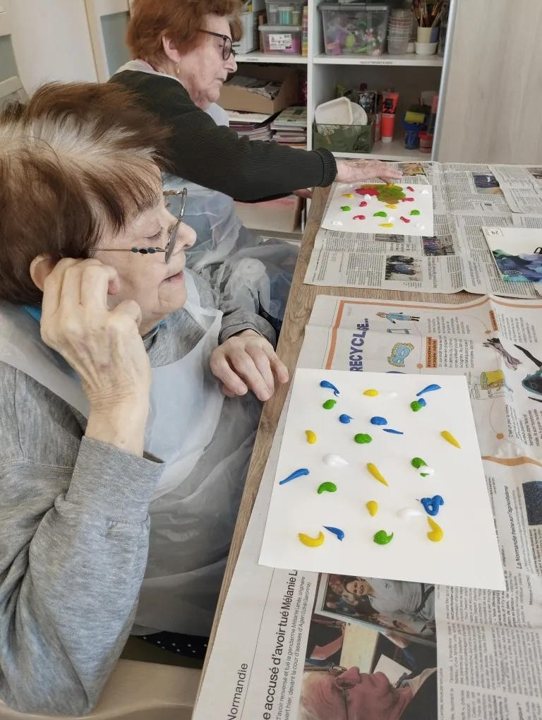 Atelier peinture au doigt au PASA