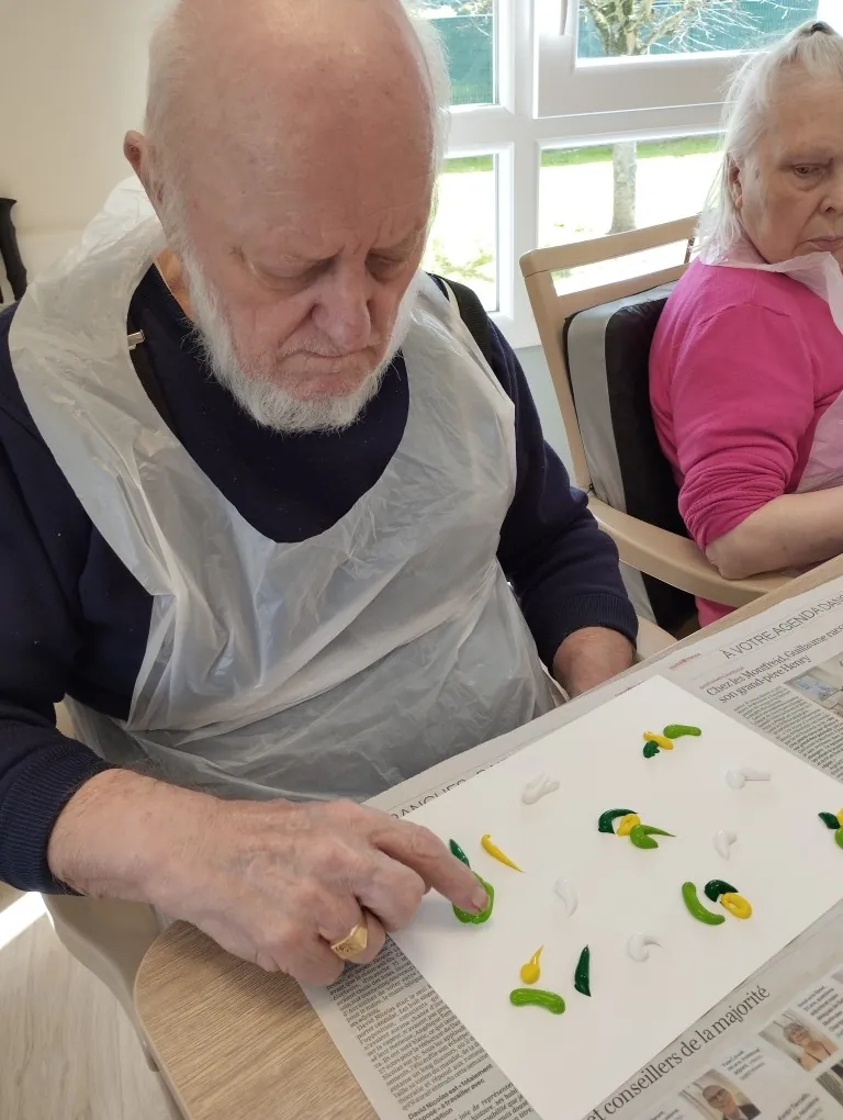 Atelier peinture au doigt au PASA