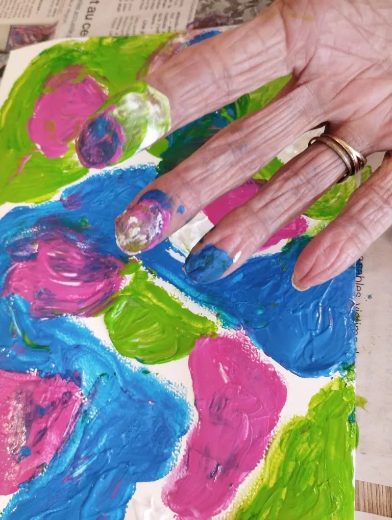 Atelier peinture au doigt au PASA