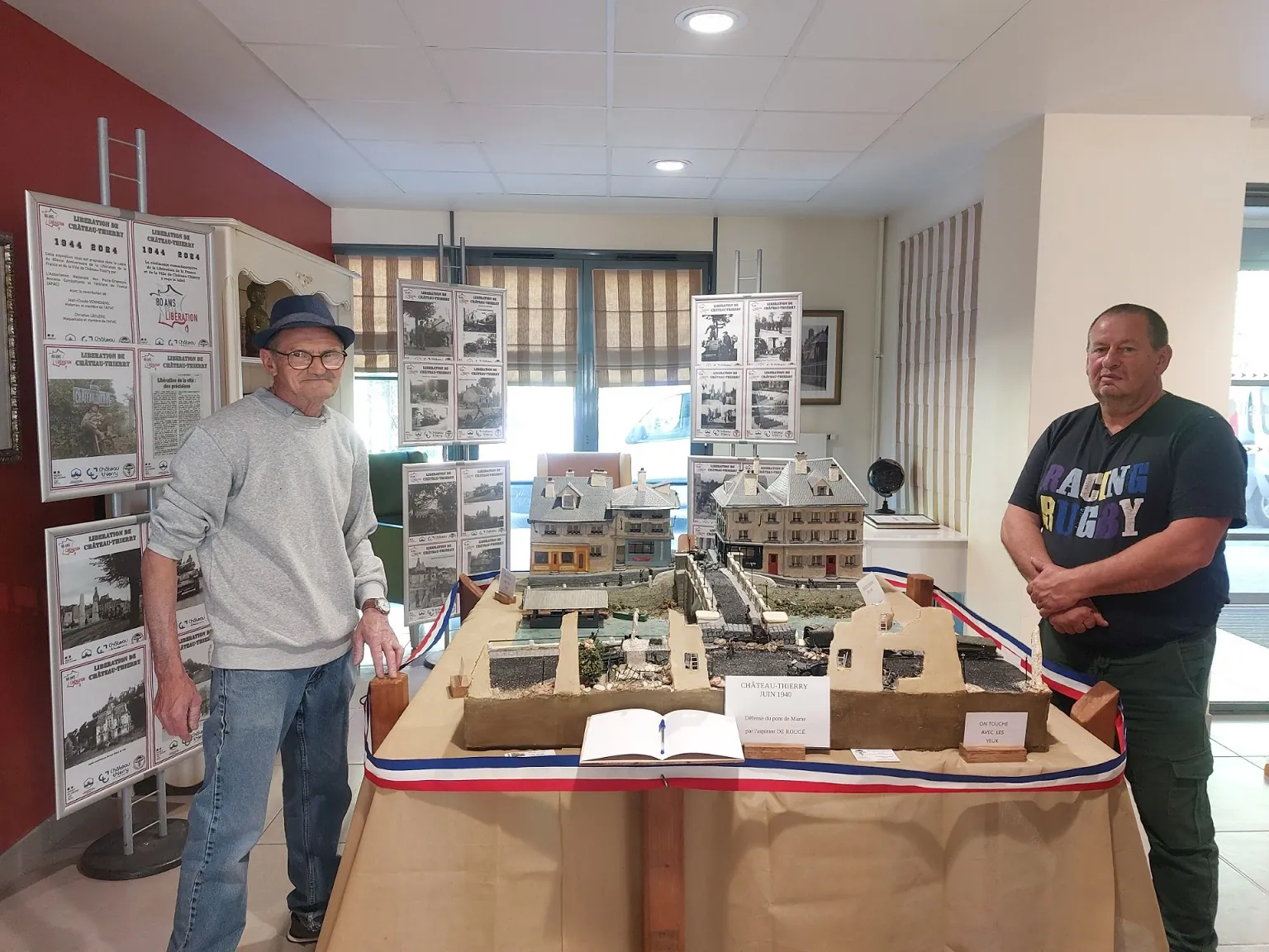 Exposition et conférence/débat